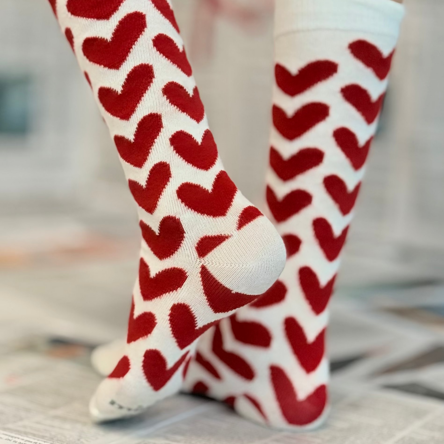 HEARTS ALL OVER | IN RED | knee high socks