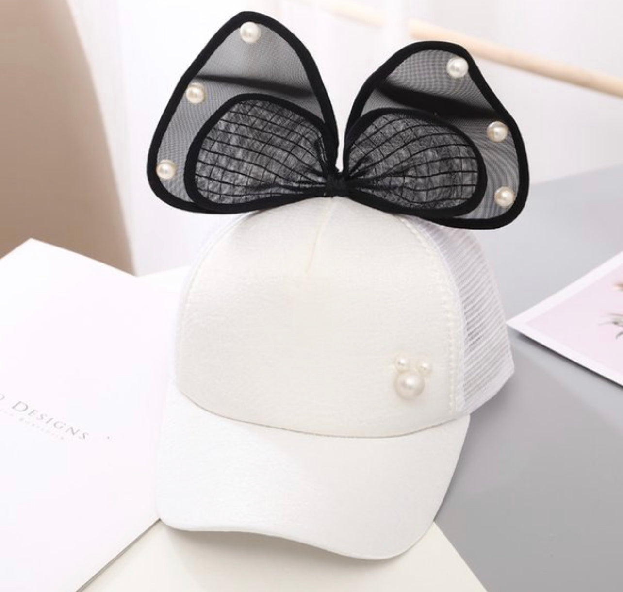 Pearly Bow Trucker